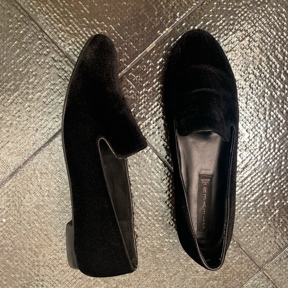 Ladies velvet Steve Madden loafers - Picture 3 of 4